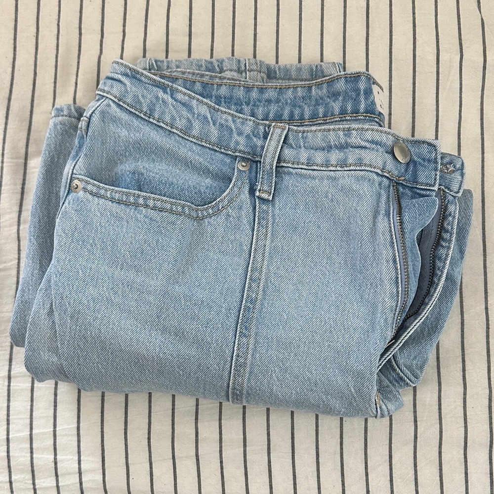 Classic Light Blue Women's Mom Jeans